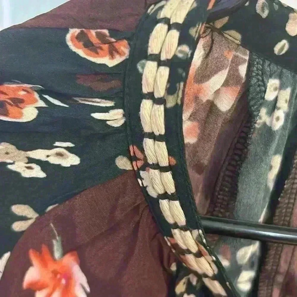 Tolani Long Sleeve Floral Print Tie Front Burgundy Blouse Size S - Picture 4 of 4